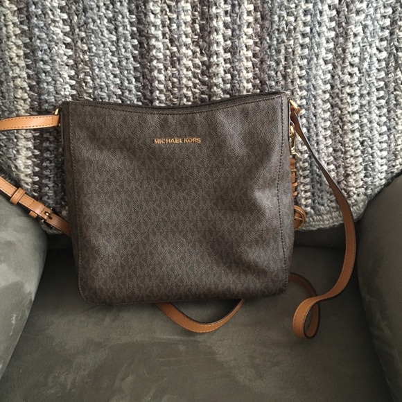 Brown jet set Micheal Kors crossbody - Picture 1 of 3